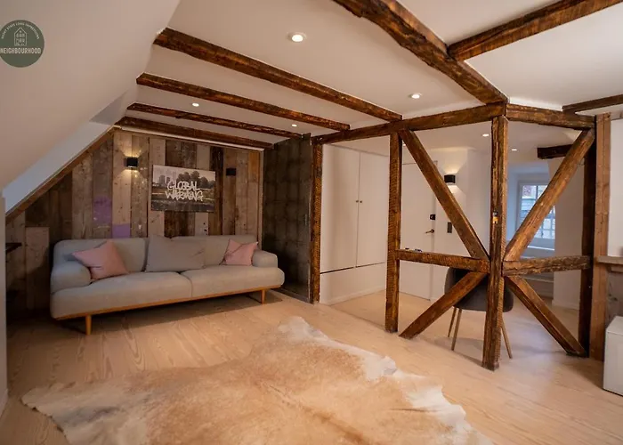 2br Historic Penthouse Lägenhet *